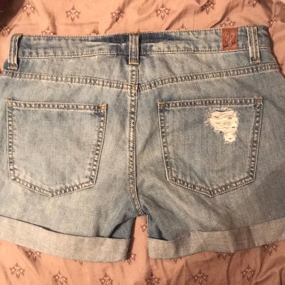 sneak peek M shorts , high wasted - Picture 2 of 2